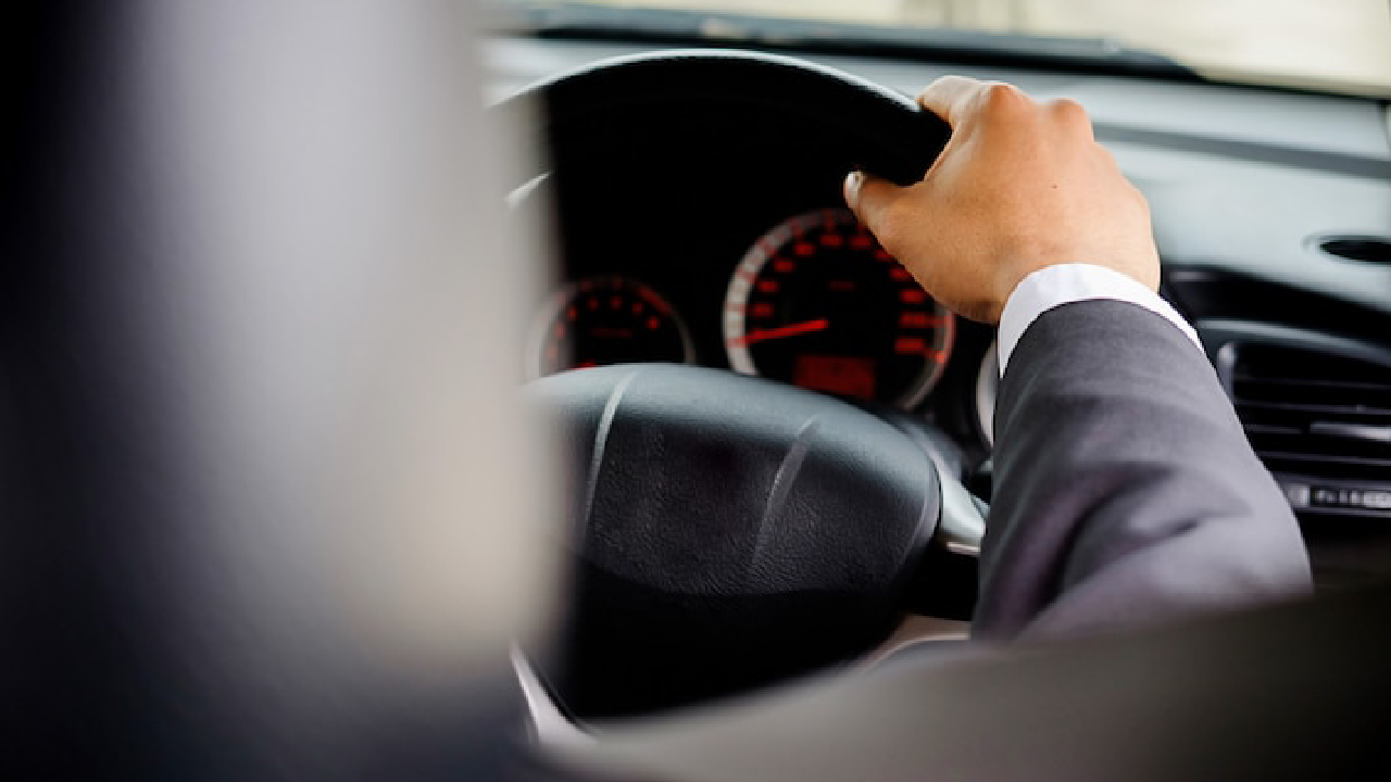 چرا اجاره خودرو با راننده محبوب شده است؟