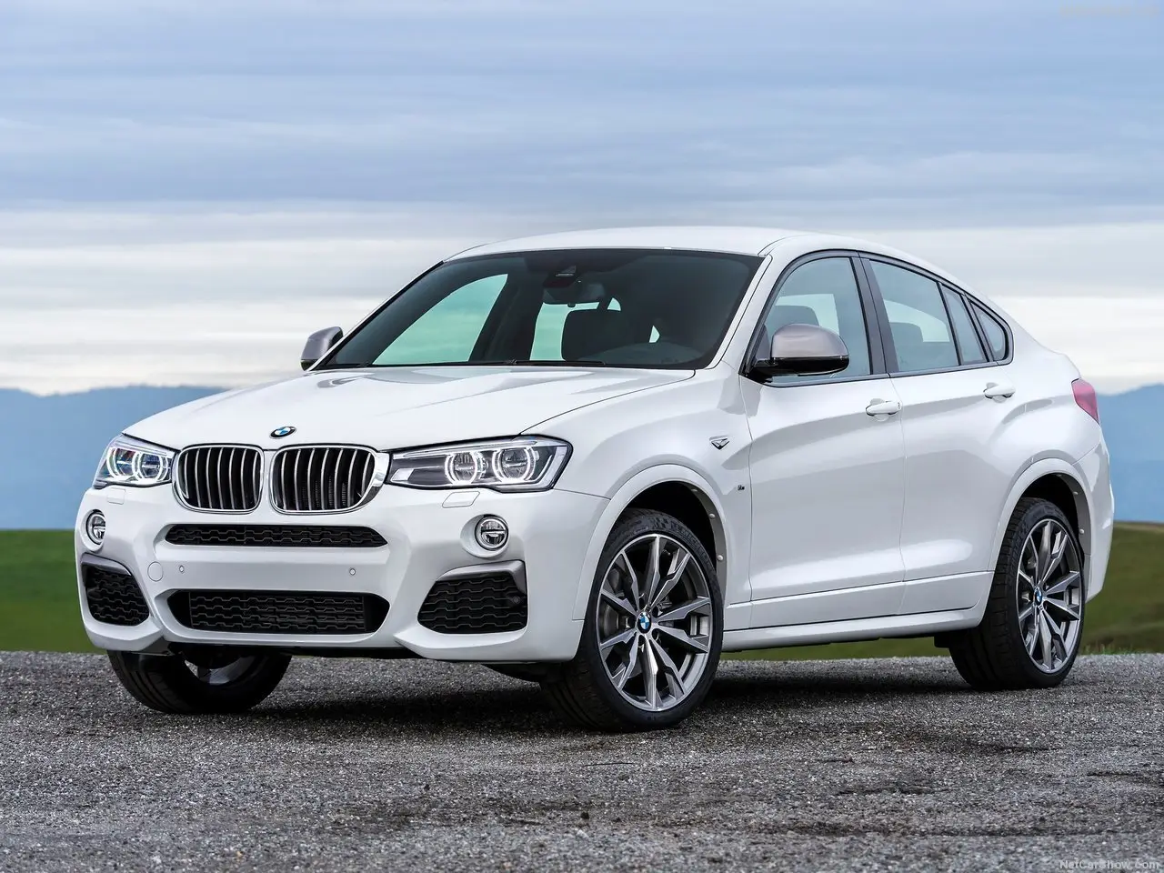 اجاره ماشین بدون راننده 