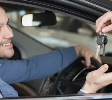 اجاره خودرو با راننده در اختیار ساعتی